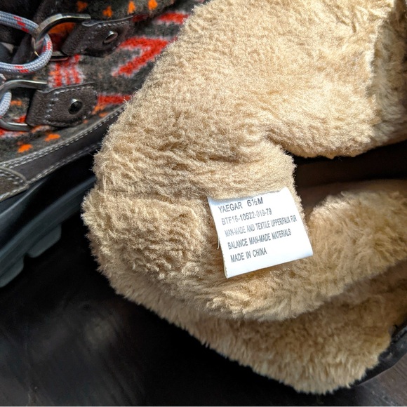 BARETRAPS Convertible Winter Boots: Aztec Yaeger - Picture 6 of 8